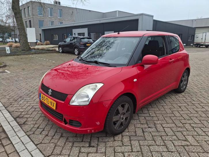 Suzuki Swift 1.3 3D 2006 Rood, Auto's, Suzuki, Bedrijf, Swift, ABS, Airbags, Bluetooth, Boordcomputer, Centrale vergrendeling
