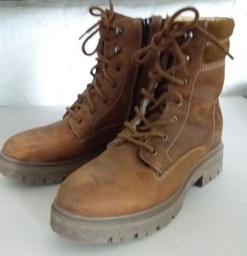 Stevige bruine winterschoenen maat 40 beschikbaar voor biedingen