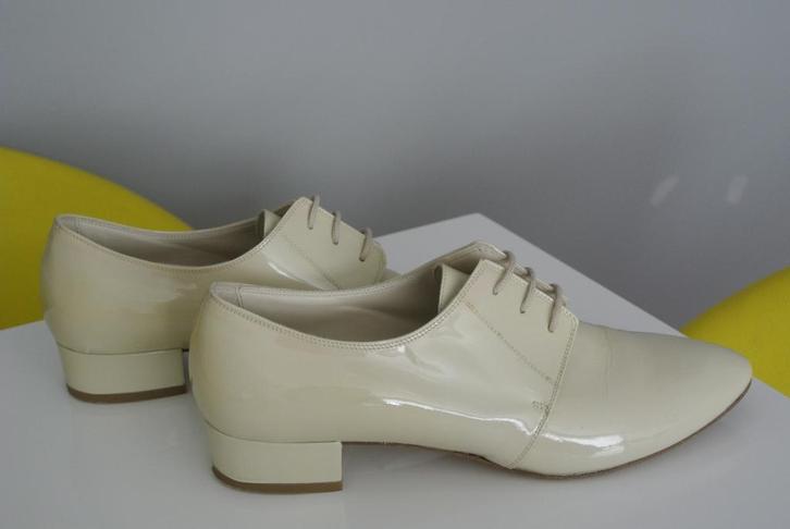 Michele Grimaldi schoenen met lage hak, maat 39, Kleding | Dames, Schoenen, Nieuw, Schoenen met lage hakken, Wit, Ophalen of Verzenden