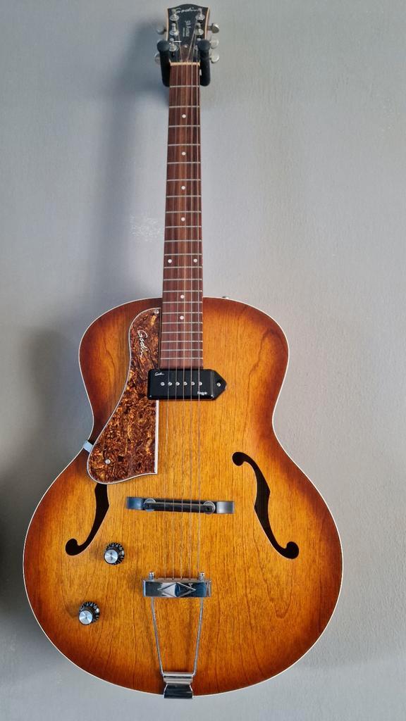 Godin Kingpin Fifth Avenue Lefty - Semi-akoestisch, Muziek en Instrumenten, Snaarinstrumenten | Gitaren | Elektrisch, Zo goed als nieuw