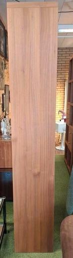 Smalle houten boekenkast met wijnrek en lades | 228,5 cm, Ophalen, Zo goed als nieuw, 25 tot 50 cm, 150 tot 200 cm