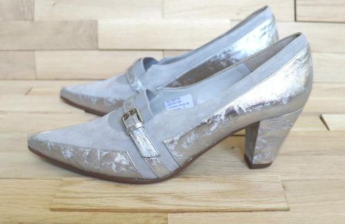 Handgemaakte pump, merk Heine, maat 39. 1 keer gedragen, Kleding | Dames, Schoenen, Zo goed als nieuw, Pumps, Grijs, Ophalen of Verzenden