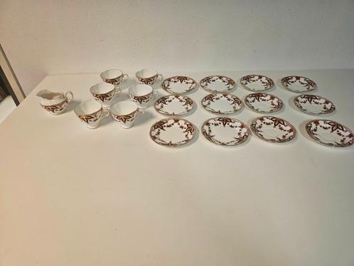 Royal Tara fine bone China servies voor €35,-!, Huis en Inrichting, Keuken | Servies, Gebruikt, Kop(pen) en/of Schotel(s), Overige stijlen