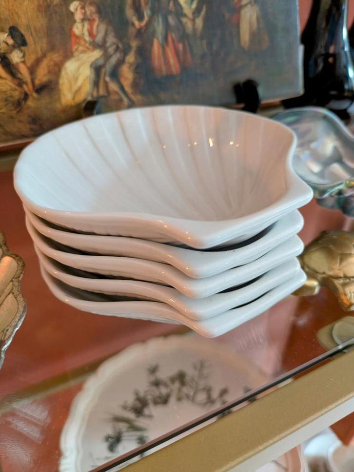 Vintage Schaaltjes Sint Jacob Schelp 4x, Huis en Inrichting, Keuken | Servies, Zo goed als nieuw, Schaal of Schalen, Overige stijlen