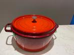 Staub La cocotte 32 cm heel erg goed, Huis en Inrichting, Keramische plaat, Koekenpan of Braadpan, Ophalen of Verzenden, Zo goed als nieuw