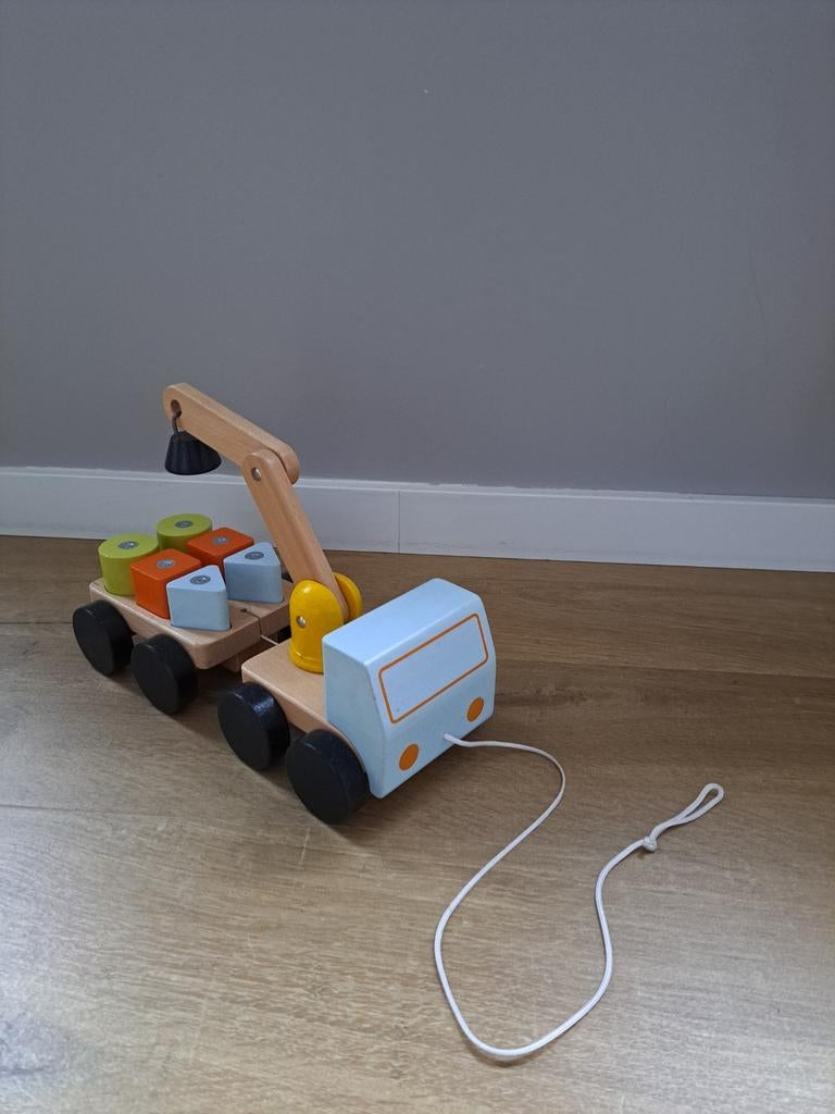 Houten takelauto met blokken, Ophalen of Verzenden, Zo goed als nieuw, Duw- of Trekspeelgoed