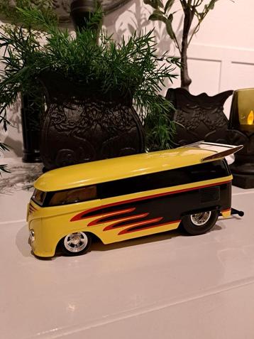 Volkswagen VW DRAG BUS KNCWRST 1:18 beschikbaar voor biedingen