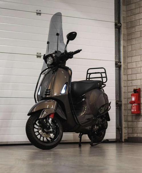 Vespa sprint 2022 IGET Euro 5 - BMW CHAMPAGNE -, Fietsen en Brommers, Scooters | Vespa, Zo goed als nieuw, Overige modellen, Benzine