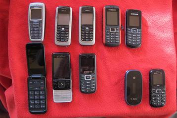 Nokia en Samsung telefoons met laders beschikbaar voor biedingen