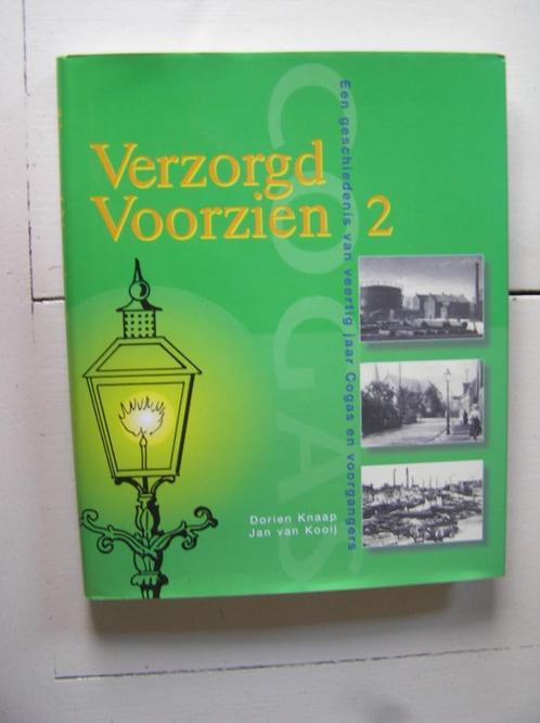 Cogas. Verzorgd voorzien. Deel 2., Boeken, Geschiedenis | Stad en Regio, Zo goed als nieuw, Ophalen of Verzenden