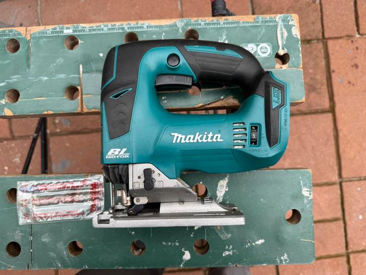 Makita DJV182 18V LXT accu decoupeerzaag- koolborstelloos, Doe-het-zelf en Verbouw, Gereedschap | Zaagmachines, Zo goed als nieuw