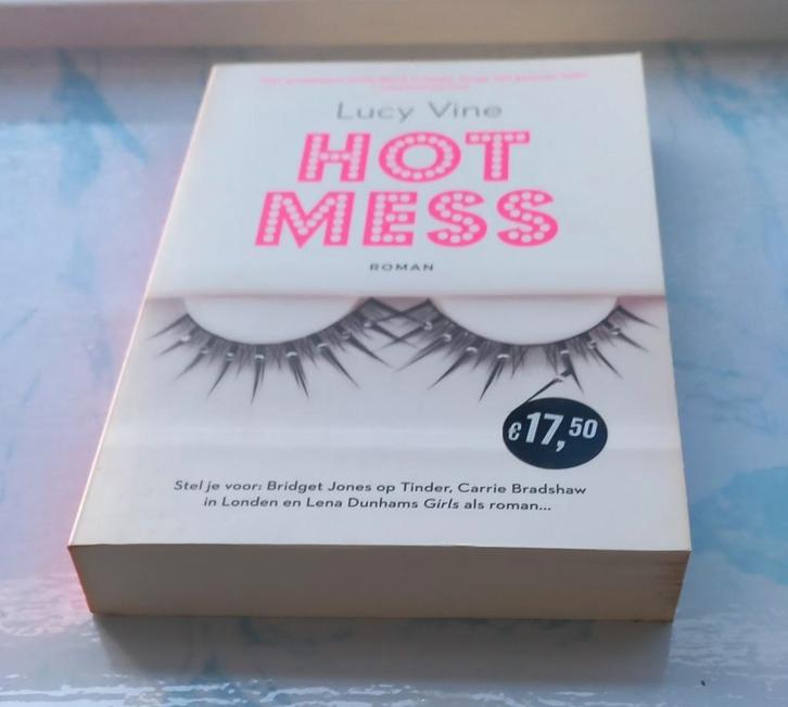Hot mess van Lucy Vine, Boeken, Romans, Zo goed als nieuw, Ophalen of Verzenden