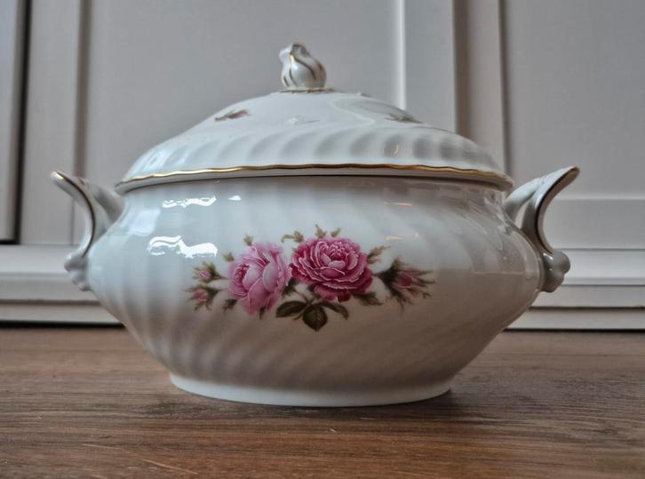 Vintage AK Moosrose Soepterrine, Huis en Inrichting, Keuken | Servies, Zo goed als nieuw, Schaal of Schalen, Overige stijlen, Porselein