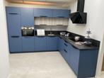 Showroomkeuken compleet  met apparatuur, Huis en Inrichting, Keuken | Complete keukens, Nieuw, Hoekkeuken, Blauw, Kunststof