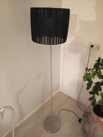Staande schemerlap kleur zwart metaal zilver, Huis en Inrichting, Lampen | Vloerlampen, 100 tot 150 cm, Ophalen of Verzenden, Zo goed als nieuw
