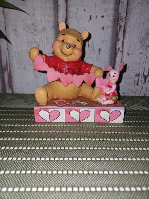 Diverse Disney traditions, Verzamelen, Disney, Zo goed als nieuw, Beeldje of Figuurtje, Overige figuren, Ophalen
