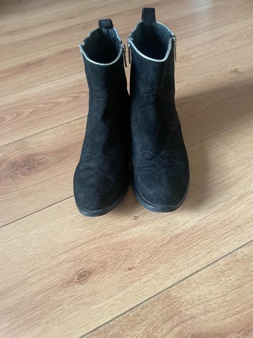 Mooie suède cowboylaarzen (39), Kleding | Dames, Schoenen, Zo goed als nieuw, Lage of Enkellaarzen, Zwart, Ophalen of Verzenden