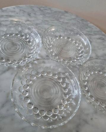Set Antieke vintage geperst glazen schaaltjes schoteltjes beschikbaar voor biedingen