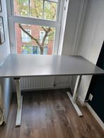 Elektrisch verstelbaar bureau zit - sta, Huis en Inrichting, Ophalen, Elektrisch, Zo goed als nieuw, Stabureau