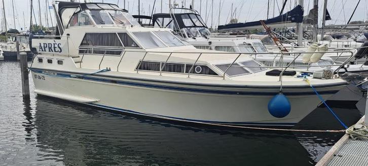 Motorboot  Neptunus 106, Watersport en Boten, Motorboten en Motorjachten, Gebruikt, Polyester, 9 tot 12 meter, Diesel, Binnenboordmotor