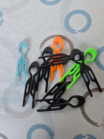 Haarklemmen in diverse kleuren beschikbaar voor biedingen