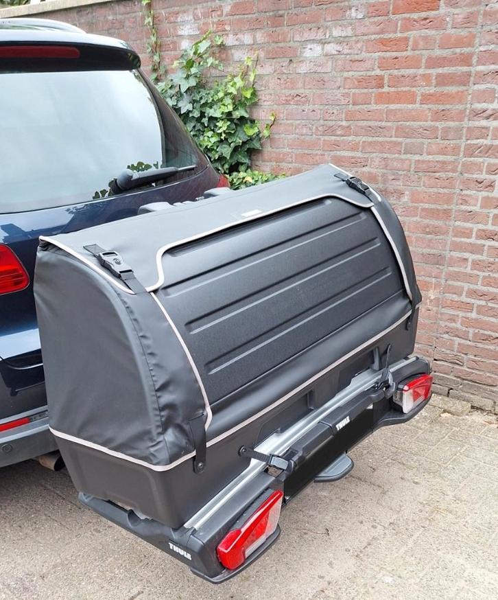 Kantelbare trekhaakkoffer Thule Backspace te huur, Auto diversen, Dakkoffers, Zo goed als nieuw, Ophalen