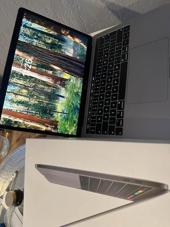MacBook Pro (2018) 500SSD/8GB zgan in de doos, Computers en Software, Apple Macbooks, Zo goed als nieuw, MacBook Pro, 15 inch