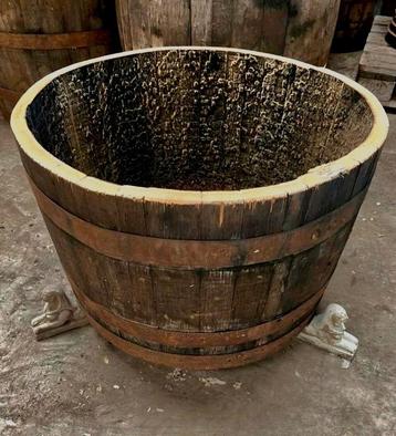 Whiskyvat /wijnvat plantenbak bloembak 70x 43cm  Zevenaar beschikbaar voor biedingen