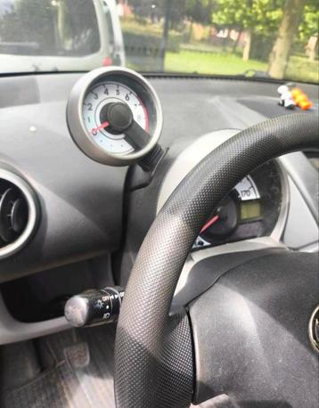 Tourenteller met kapje van Aygo / Peugeot 107/ C1 2012 beschikbaar voor biedingen
