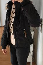 *Nieuw* Khujo zwarte korte winterjas maat XS, Kleding | Dames, Jassen | Winter, Ophalen of Verzenden, Nieuw, Maat 34 (XS) of kleiner