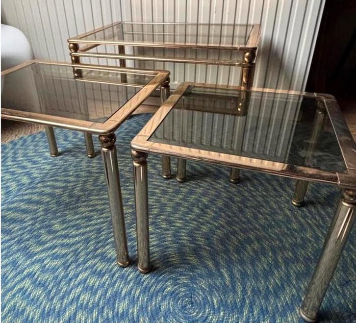 Vintage set van drie tafeltjes glas goudkleur gemerkt, Huis en Inrichting, Tafels | Bijzettafels, Gebruikt, Rechthoekig, 45 tot 60 cm