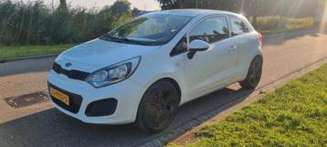 Kia Rio 1.2 I 3DRS 2013 Wit beschikbaar voor biedingen