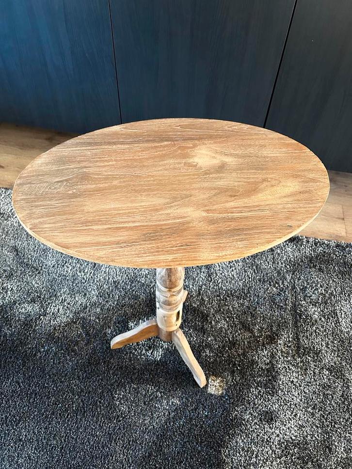 Oud houten wijntafeltje - landelijke stijl, Huis en Inrichting, Tafels | Bijzettafels, Gebruikt, Ovaal, 60 cm of meer, 55 tot 75 cm