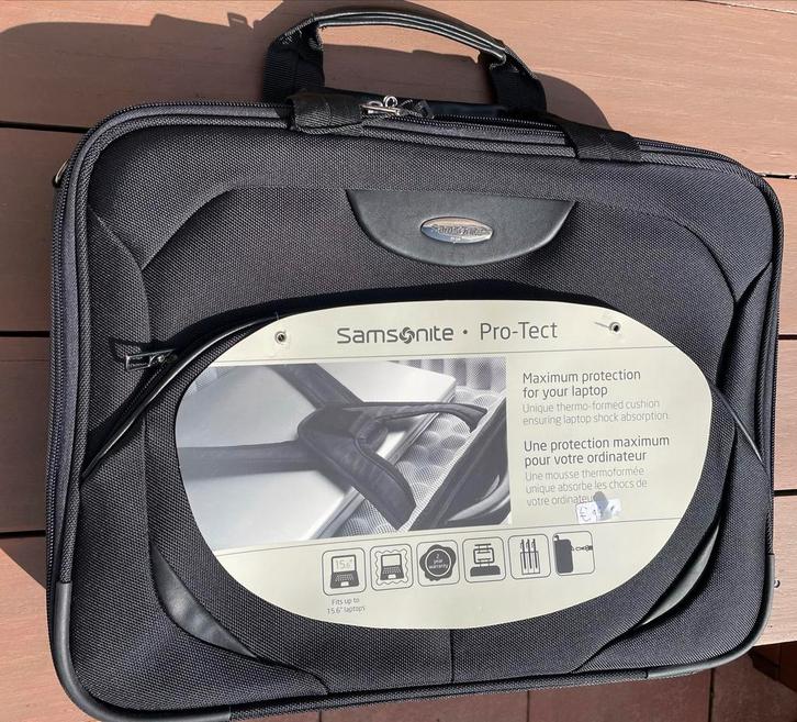Samsonite Pro-Tect Laptoptas 15.6 inch, Computers en Software, Laptoptassen, Nieuw, Schoudertas, 15 inch, Ophalen of Verzenden
