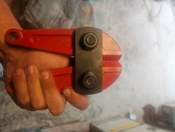 Beton schaar bek nieuw gedore beschikbaar voor biedingen