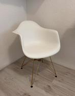 Witte stoel met gouden poten, Huis en Inrichting, Stoelen, Ophalen, Zo goed als nieuw, Wit, Eén