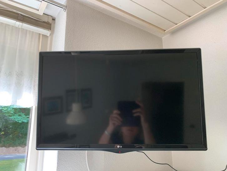 LG LED tv 24 inch inclusief 2 beugels, Audio, Tv en Foto, Televisies, Zo goed als nieuw, LED, 60 tot 80 cm, LG, 50 Hz, Ophalen