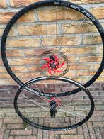 Wielsset 26 inch rode accenten ., Ophalen of Verzenden, Zo goed als nieuw