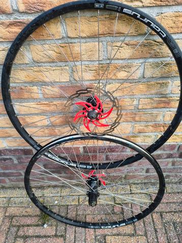 Wielsset 26 inch rode accenten . beschikbaar voor biedingen