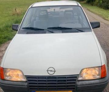 Koplampen  Opel kadett E links en rechts beschikbaar voor biedingen