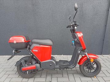 Zo goed als nieuw: IVA S2 E-GO elektrische scooter  beschikbaar voor biedingen