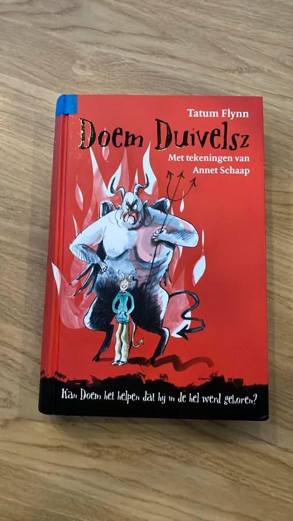 Tatum Flynn - Doem Duivelsz, Boeken, Kinderboeken | Jeugd | 10 tot 12 jaar, Zo goed als nieuw, Ophalen of Verzenden