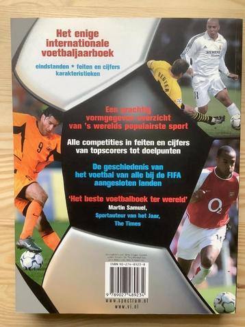 VOETBAL JAARBOEK 2002-3 DAVID GOLDBLATT.  beschikbaar voor biedingen
