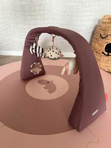 Done by deer foam mat met babygym beschikbaar voor biedingen