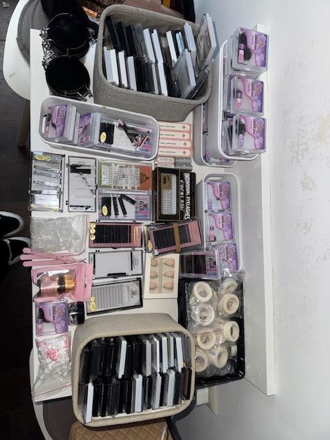 Wimper extensions One by one & Russian volume, Sieraden, Tassen en Uiterlijk, Uiterlijk | Cosmetica en Make-up, Zo goed als nieuw