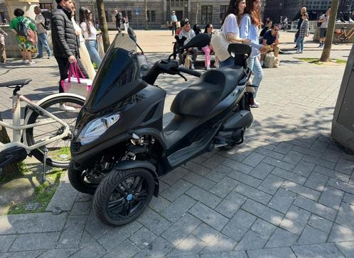 Piaggio MP3 Deep Black – Augustus 2023 –, Motoren, Motoren | Piaggio, Bedrijf, Scooter, 12 t/m 35 kW, 1 cilinder, ABS, Ophalen