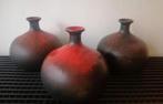 Veba 3x rood- zwarte glazen vintage vaas, 14 cm hoog, jr '70, Huis en Inrichting, Woonaccessoires | Vazen, Minder dan 50 cm, Glas