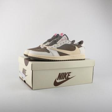 Travis Scott  Reverse Mocha beschikbaar voor biedingen