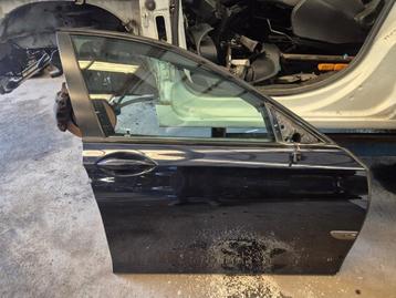 Portier 4Deurs rechts-voor van een BMW 7-Serie (A89/5) beschikbaar voor biedingen