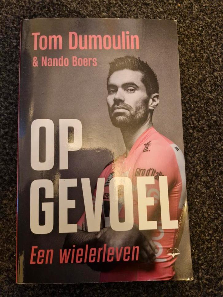 Tom Dumoulin - Op Gevoel: Een Wielerleven, Boeken, Biografieën, Zo goed als nieuw, Sport, Ophalen of Verzenden